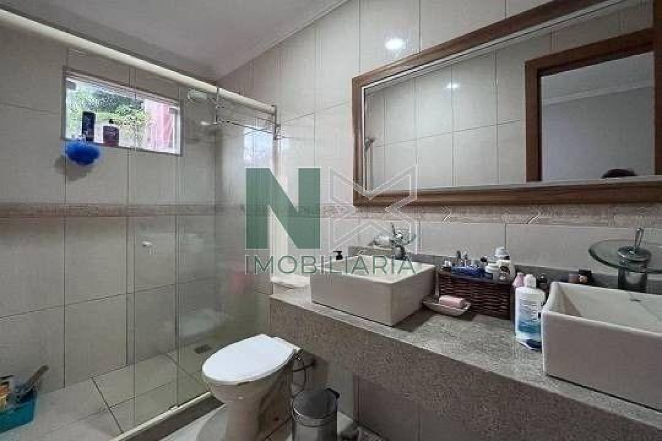 Casa 4 Quartos 200m² 