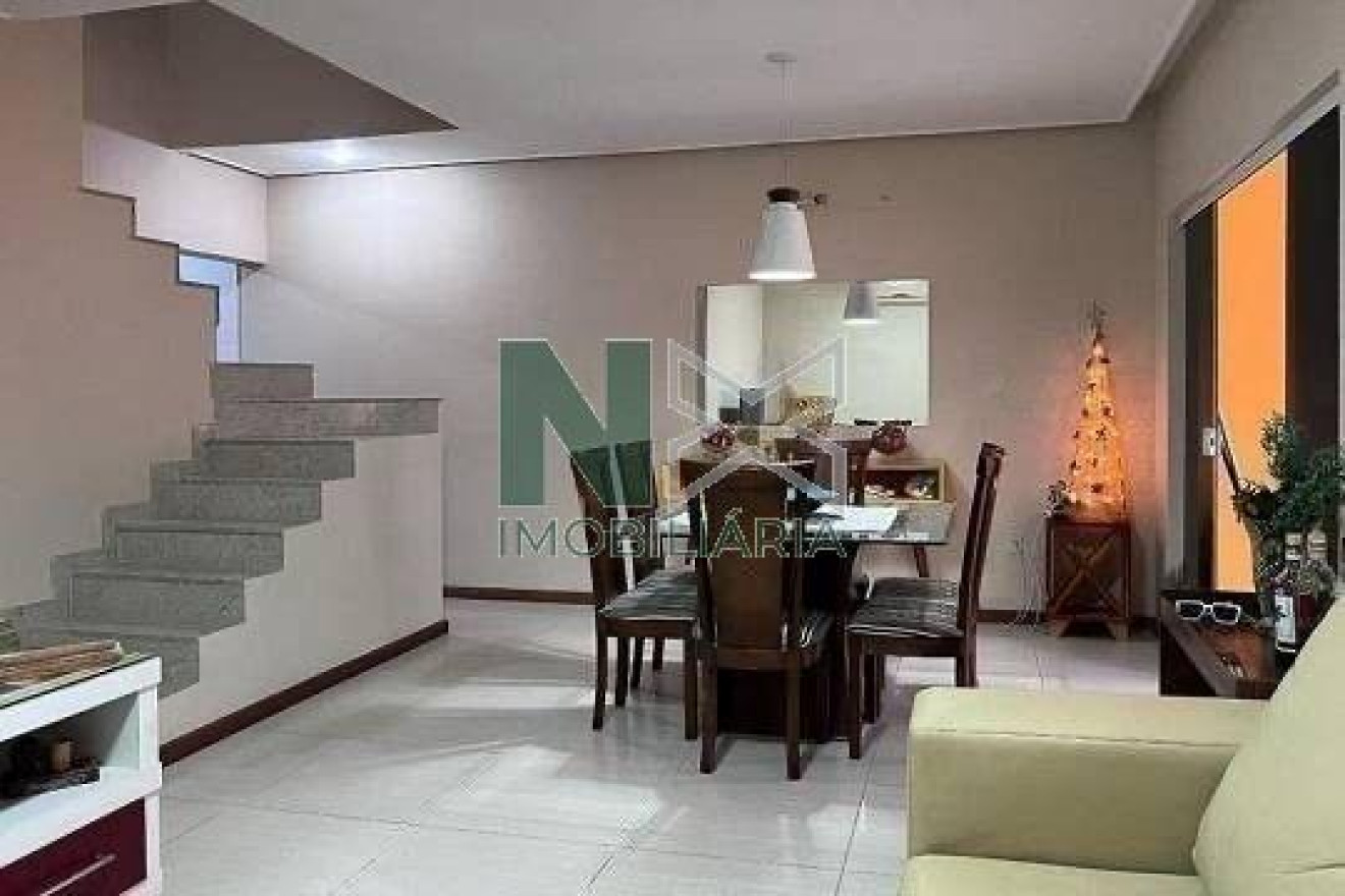 Casa 4 Quartos 200m² 