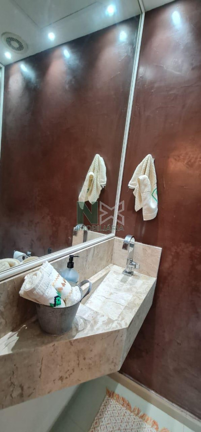 Casa 4 Quartos 213m² 