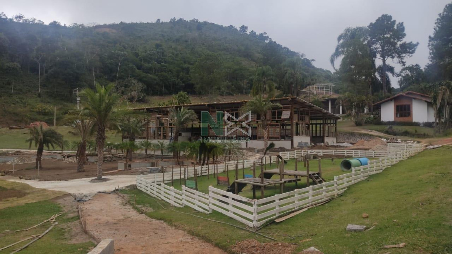 Terreno  1233m² 