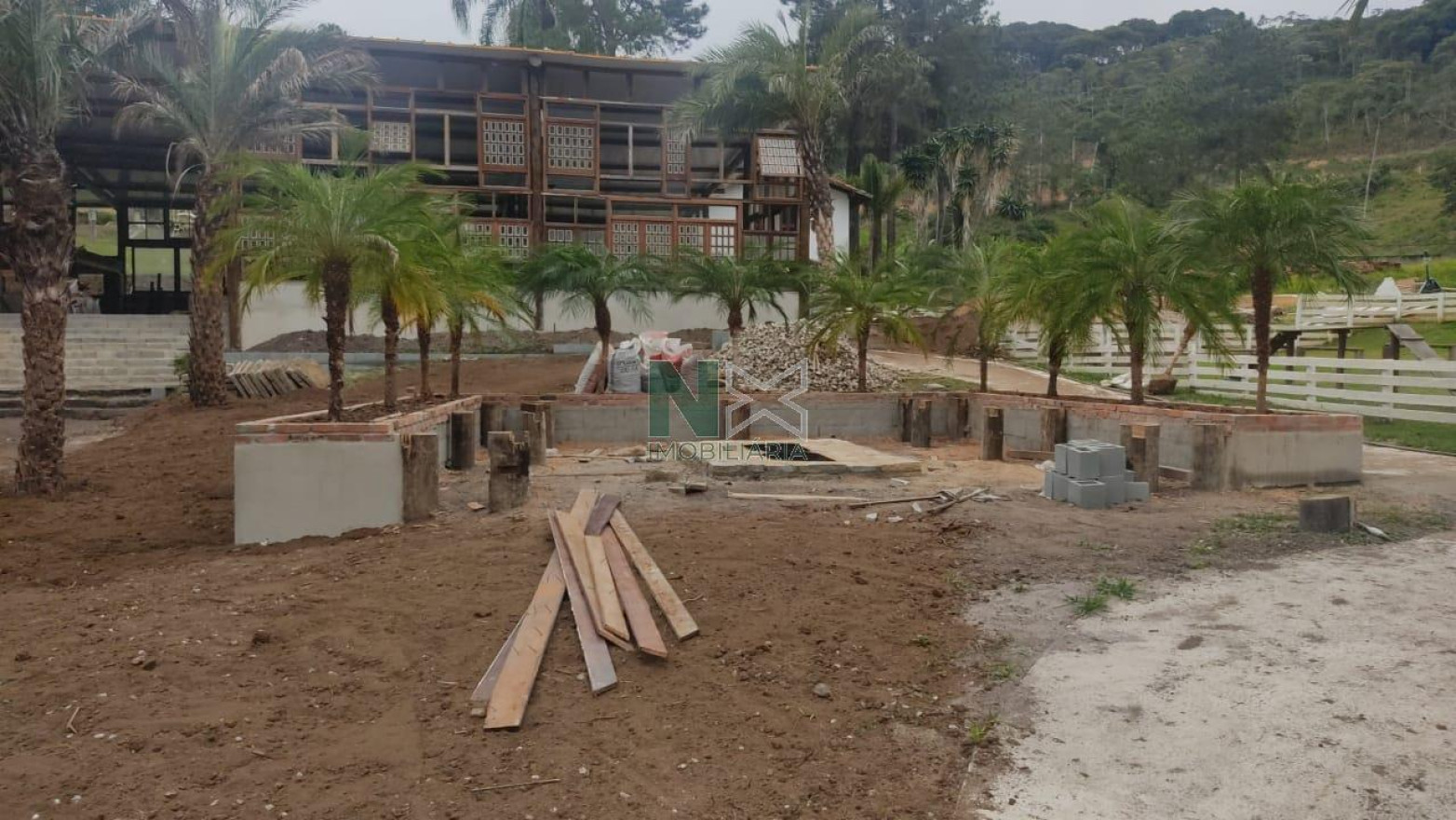 Terreno  1233m² 