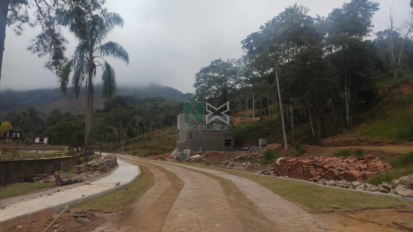 Terreno  1233m² 