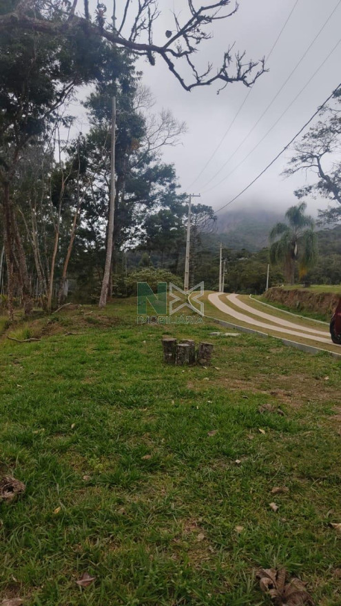 Terreno  1233m² 