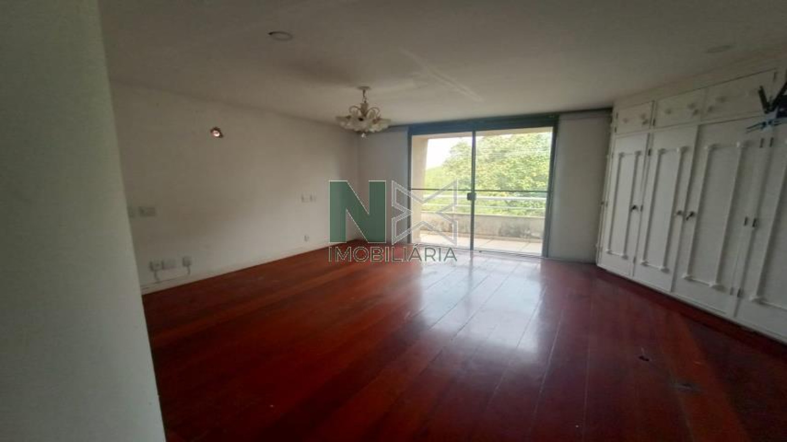 Casa 4 Quartos 600m² 