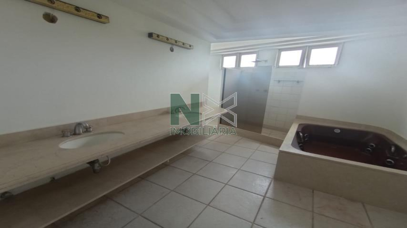 Casa 4 Quartos 600m² 