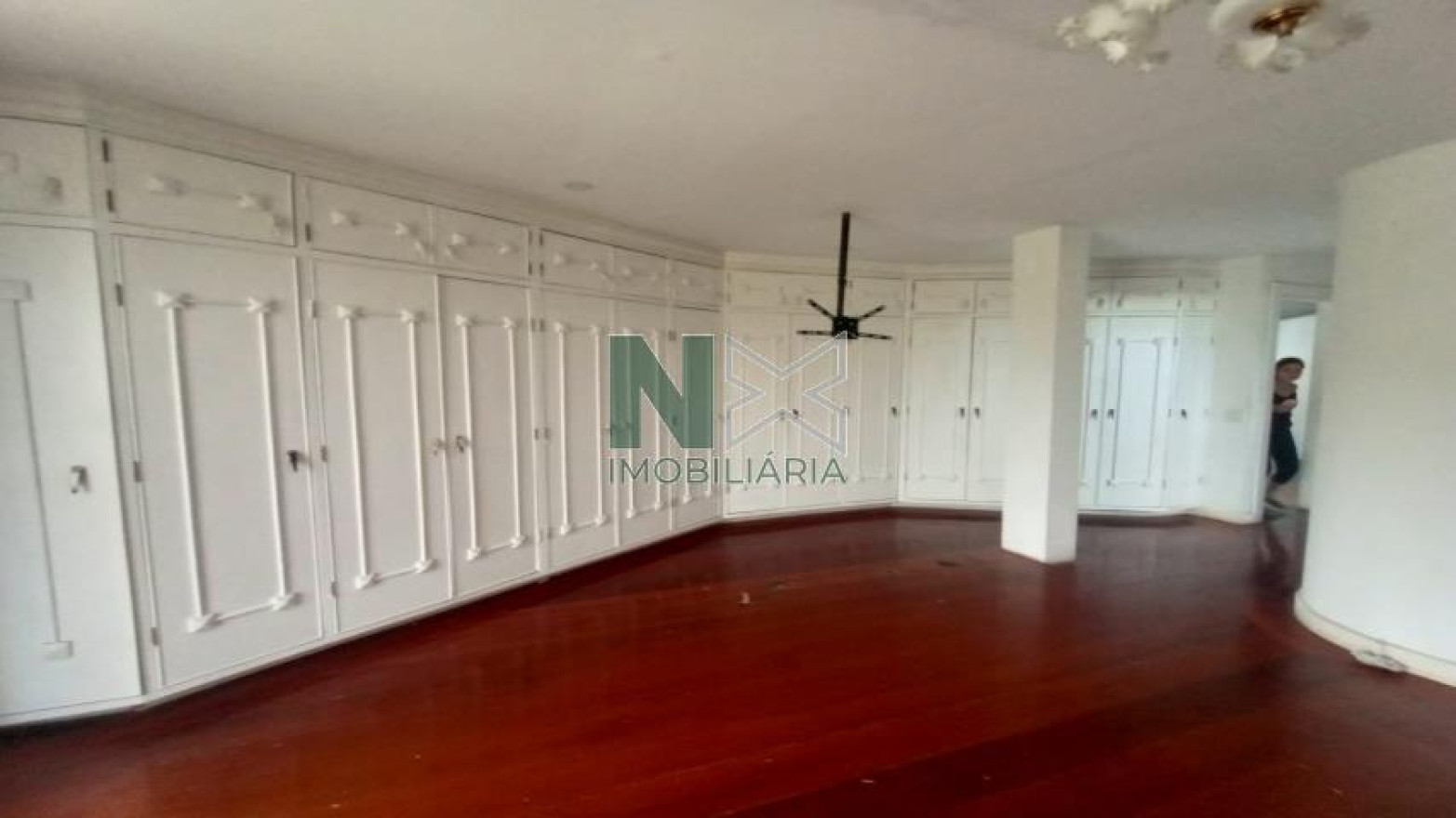 Casa 4 Quartos 600m² 