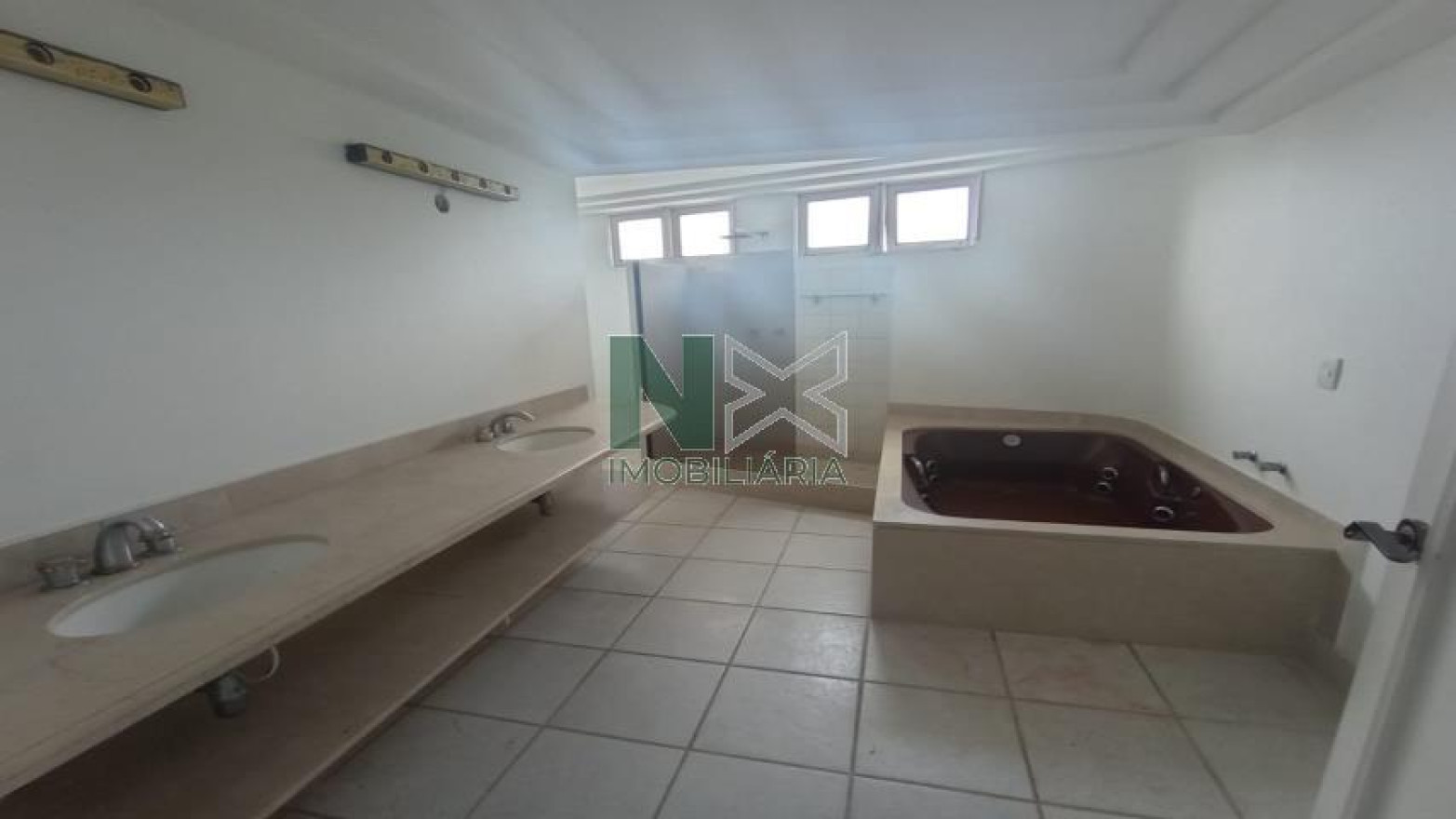 Casa 4 Quartos 600m² 