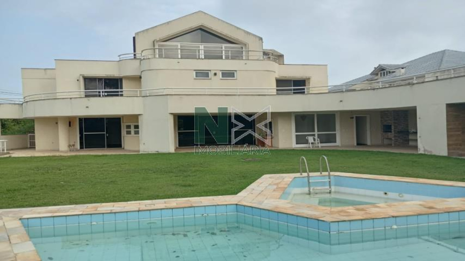 Casa 4 Quartos 600m² 