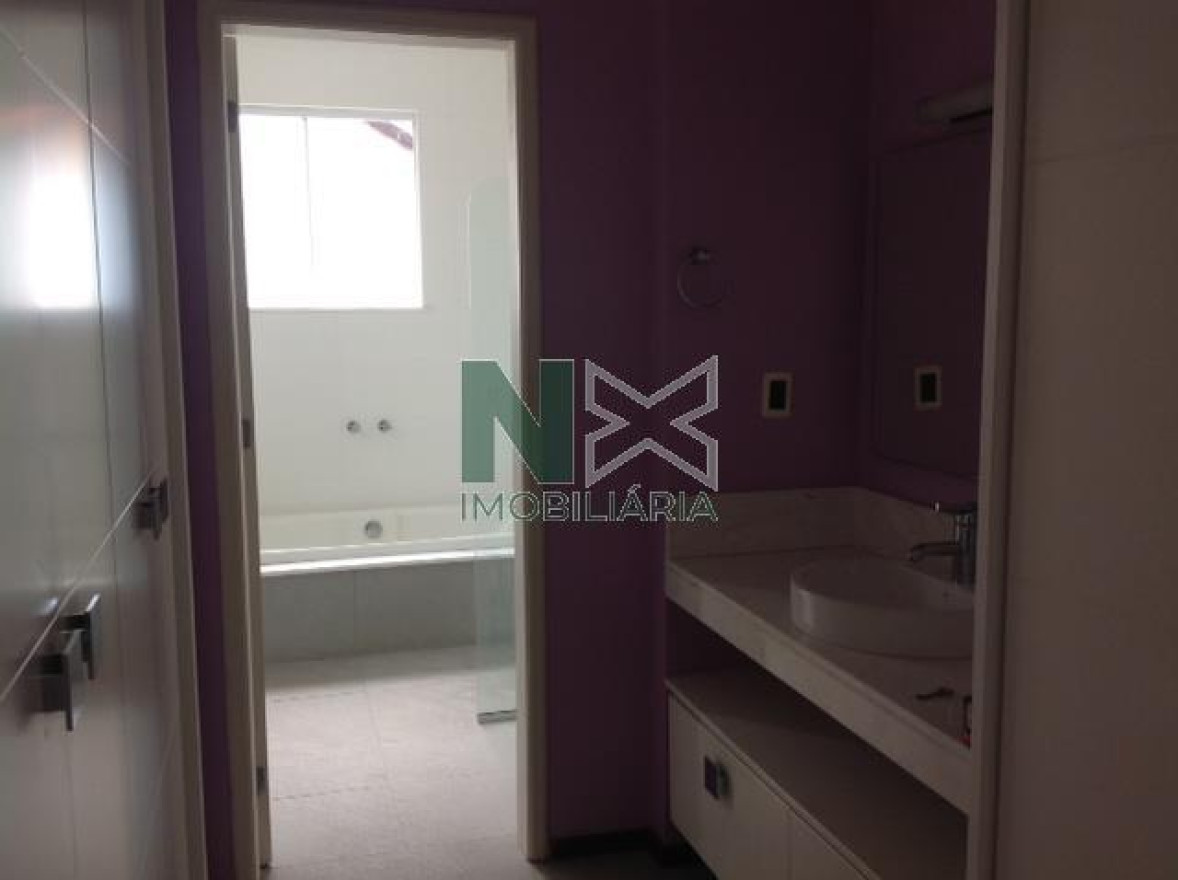 Casa 4 Quartos 410m² 