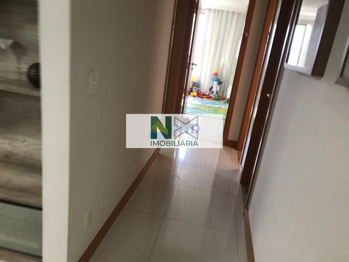 Cobertura 4 Quartos 240m² 