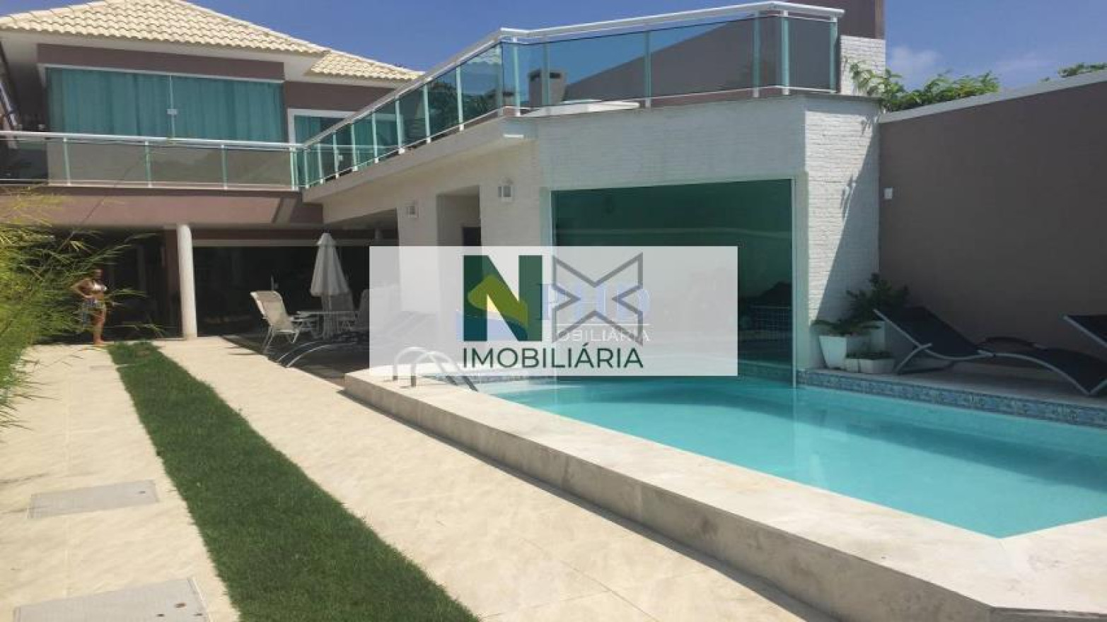 Casa 5 Quartos 330m² 