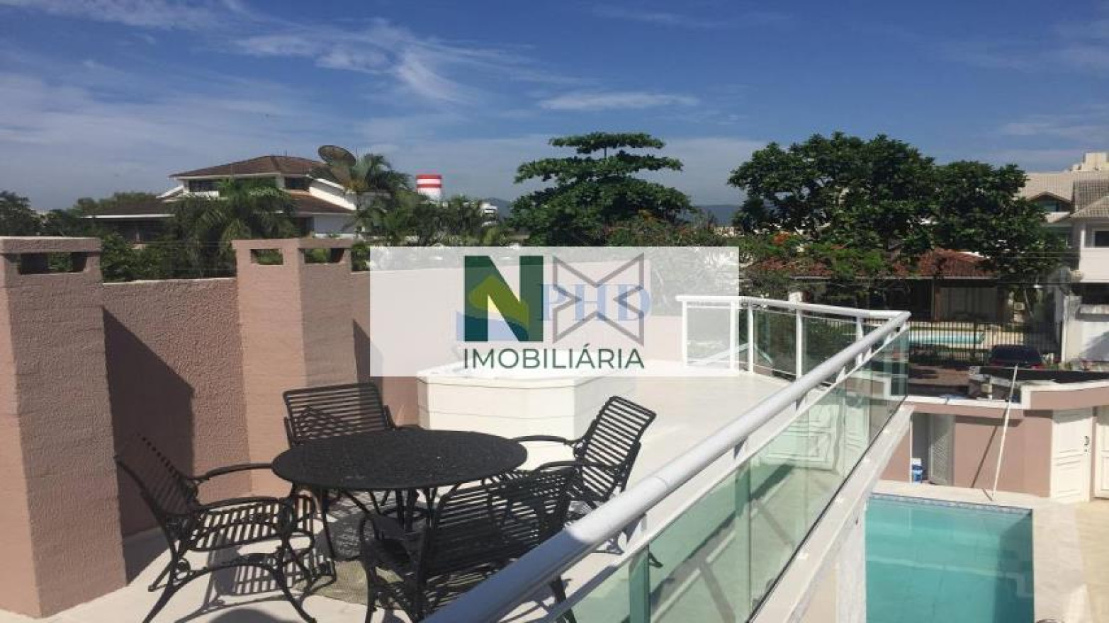 Casa 5 Quartos 330m² 