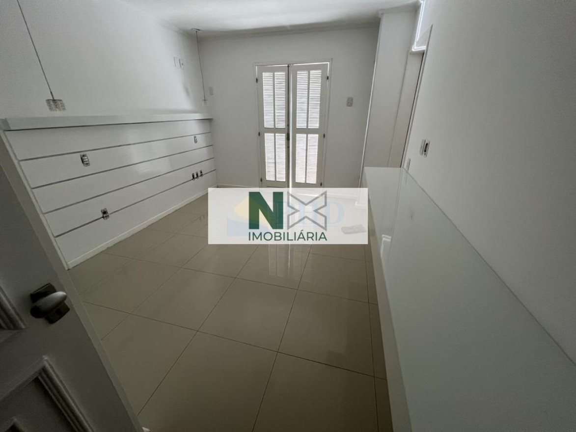 Casa 4 Quartos 250m² 
