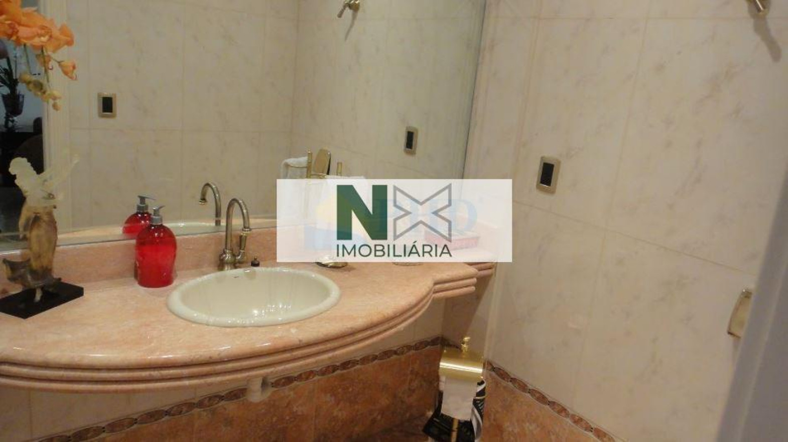 Cobertura 3 Quartos 220m² 