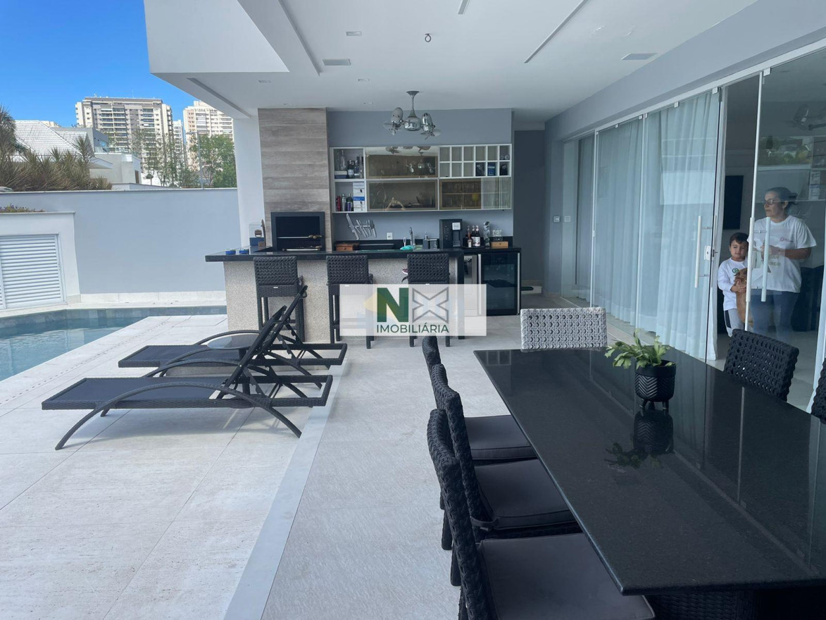 Casa 5 Quartos 329m² 