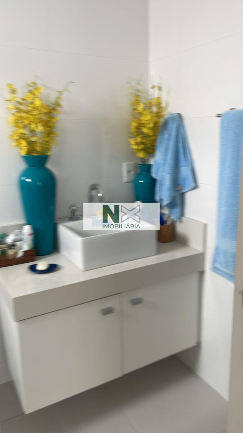 Casa 5 Quartos 329m² 