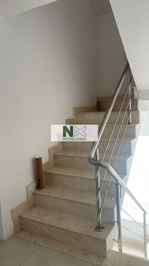 Casa 5 Quartos 329m² 