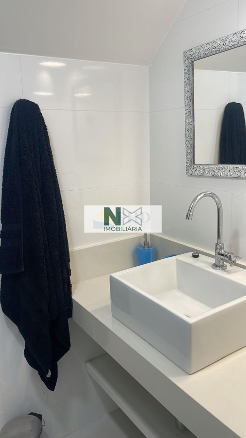 Casa 5 Quartos 329m² 