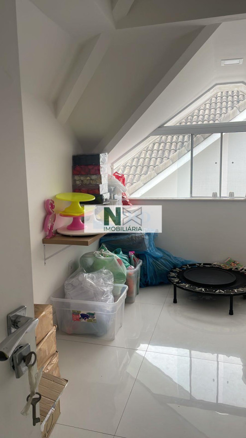 Casa 5 Quartos 329m² 