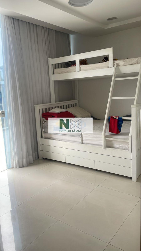 Casa 5 Quartos 329m² 