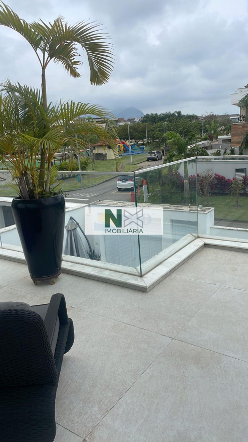Casa 5 Quartos 329m² 