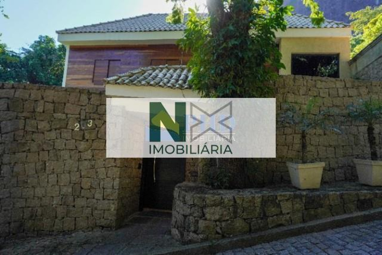 Casa 4 Quartos 190m² Casa 4 Quartos 190m²