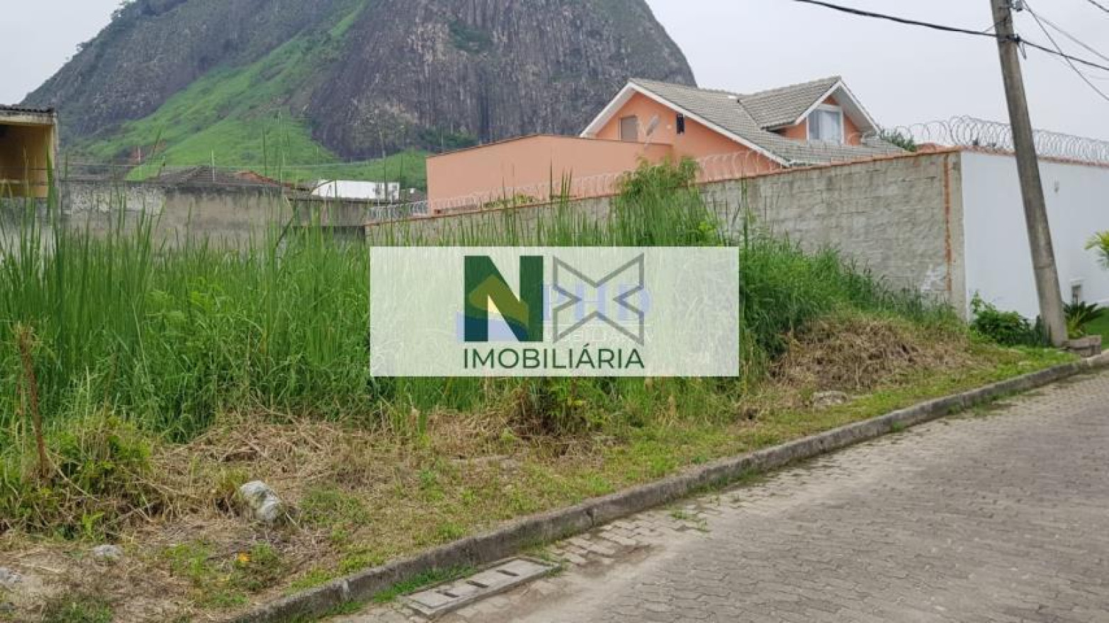 Terreno 360m² Terreno 360m²